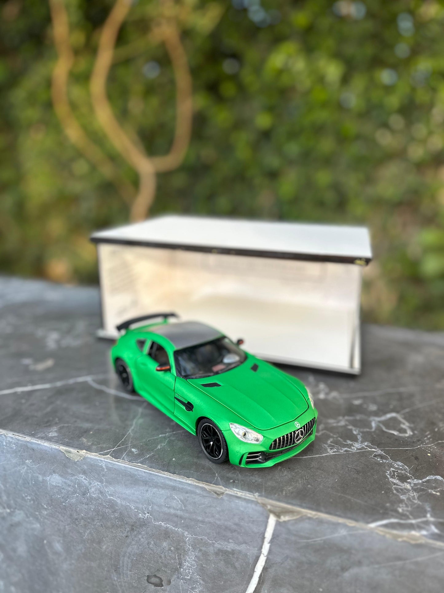 GREEN MERCEDES AMG GT x SHADOW SHOWROOM