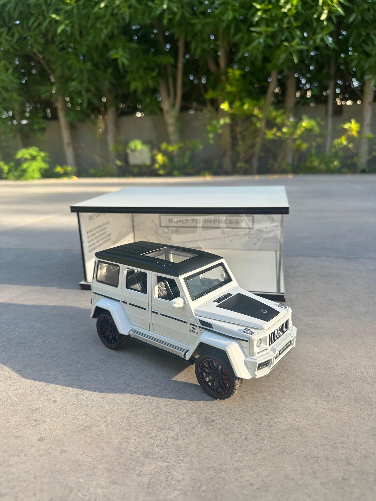 MERCEDES G63 x SHADOW SHOWROOM