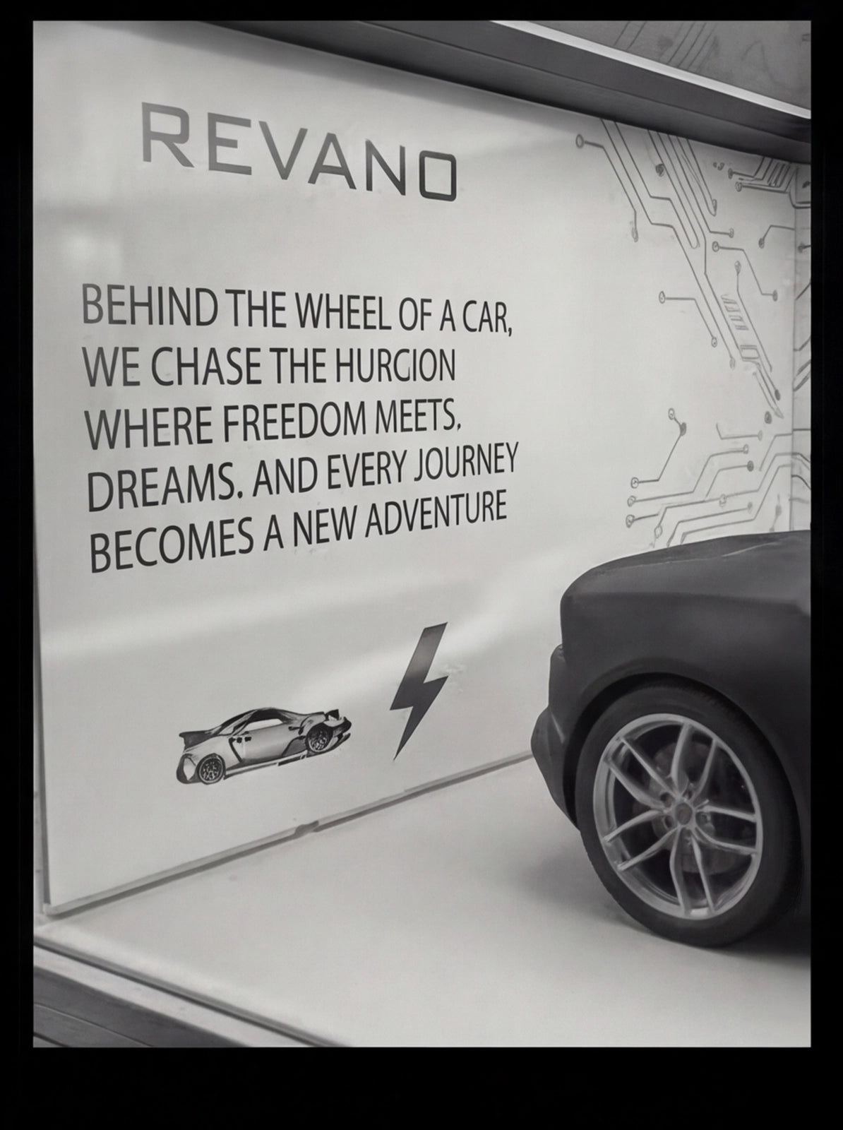 LAMBORGHINI HURACAN X SHADOW SHOWROOM