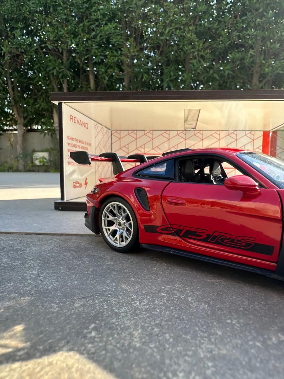 PORSCHE 911 GT3 RS x FLARE SHOWROOM