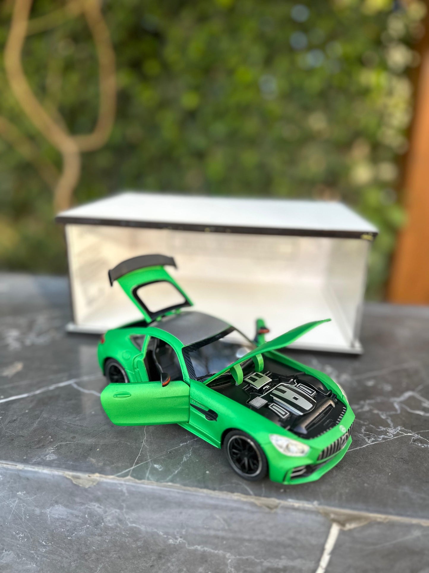 GREEN MERCEDES AMG GT x SHADOW SHOWROOM