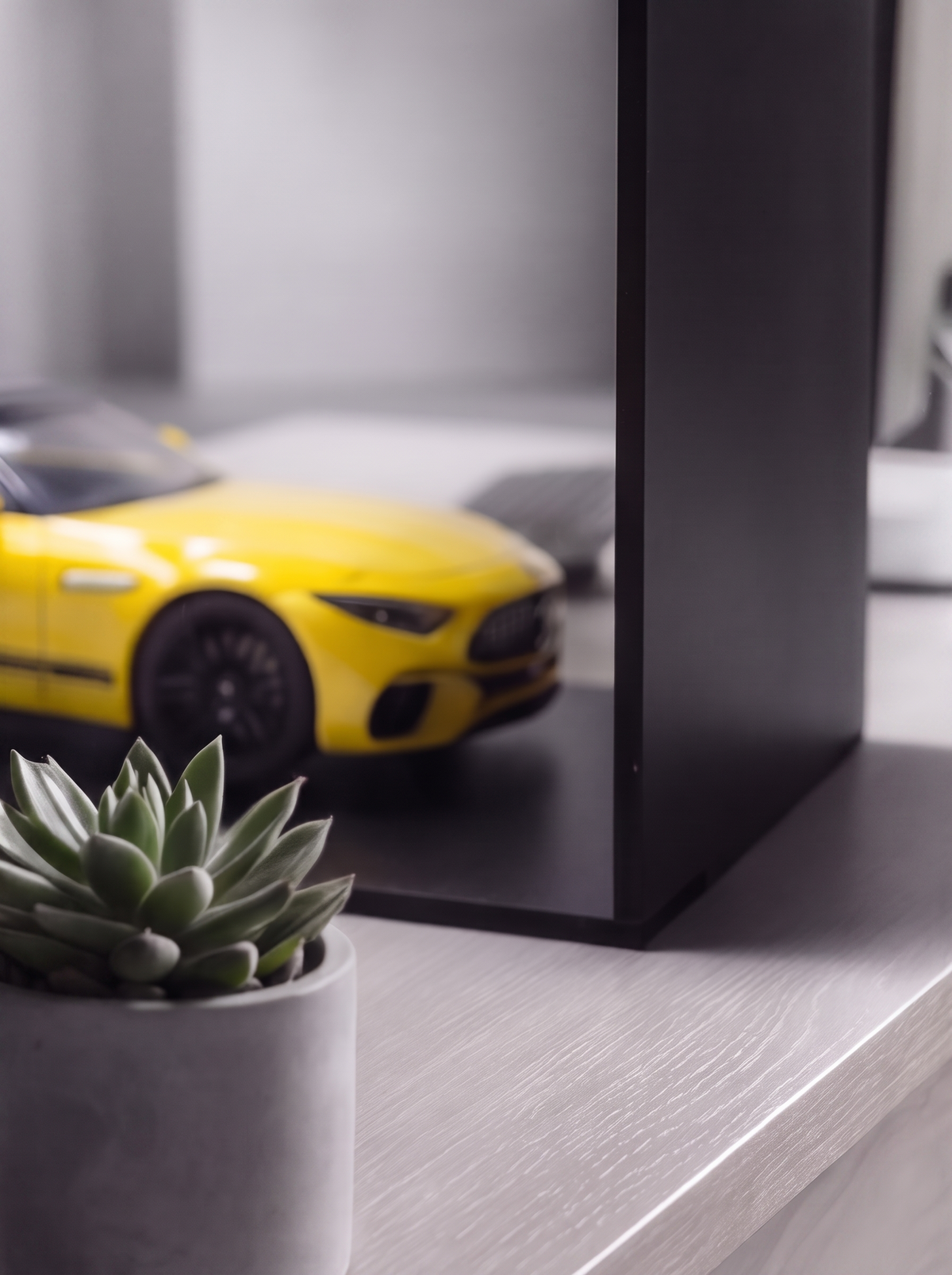 YELLOW MERCEDES AMG x REVANO DISPLAY